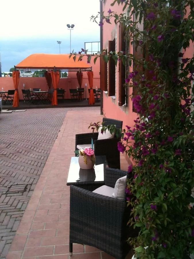 Hotel Le Corti Pitstop Ferrara