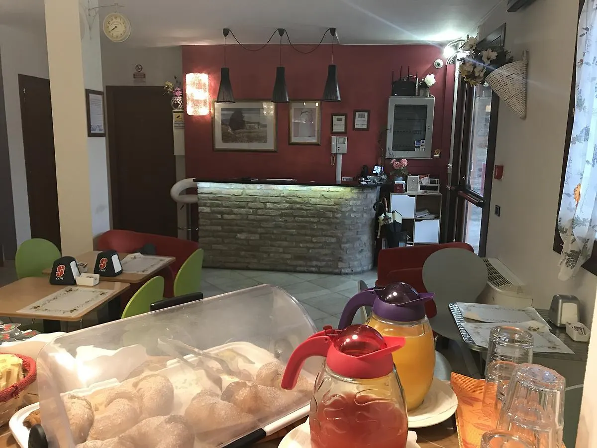 **  Hotel Le Corti Pitstop Ferrara Italien